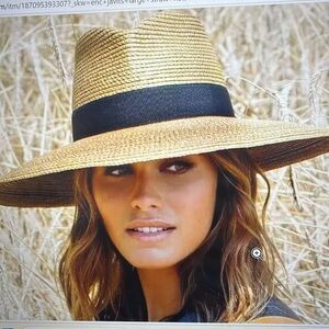 Women’s Tan Straw Hat with Black Band